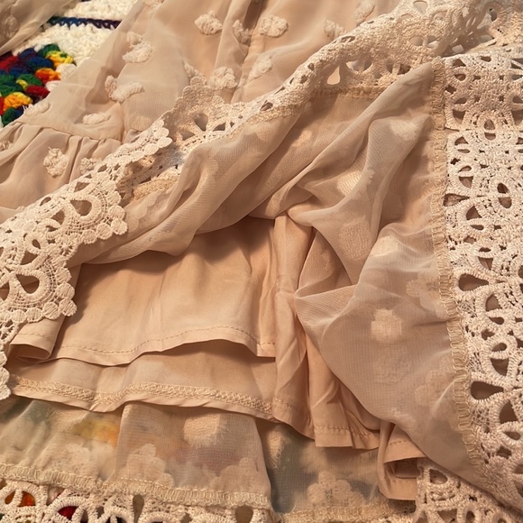 New without tag. Cream dress by Shein. Size small - Picture 5 of 5